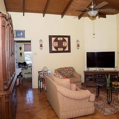 Altare - Breezy With A View Apartment Гранд Анс Екстериор снимка